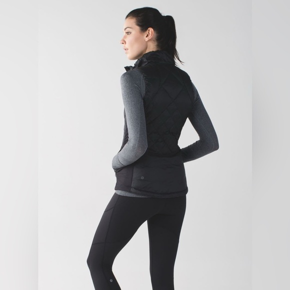 Lululemon Down For A Run Vest in Black, Size 4 - Picture 5 of 16